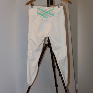 EUC White Fabletics Powerhold Active Leggings Size L